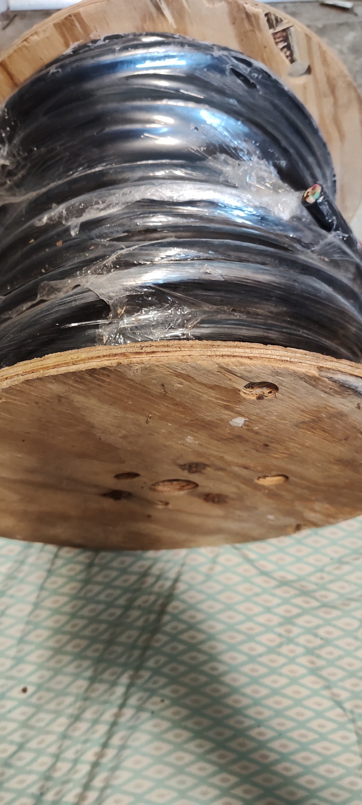 10 AWG SJOOW Portable Cord, 4 Conductor 300V Power Cable, EPDM Wires with CPE Outer Jacket - 250' Length