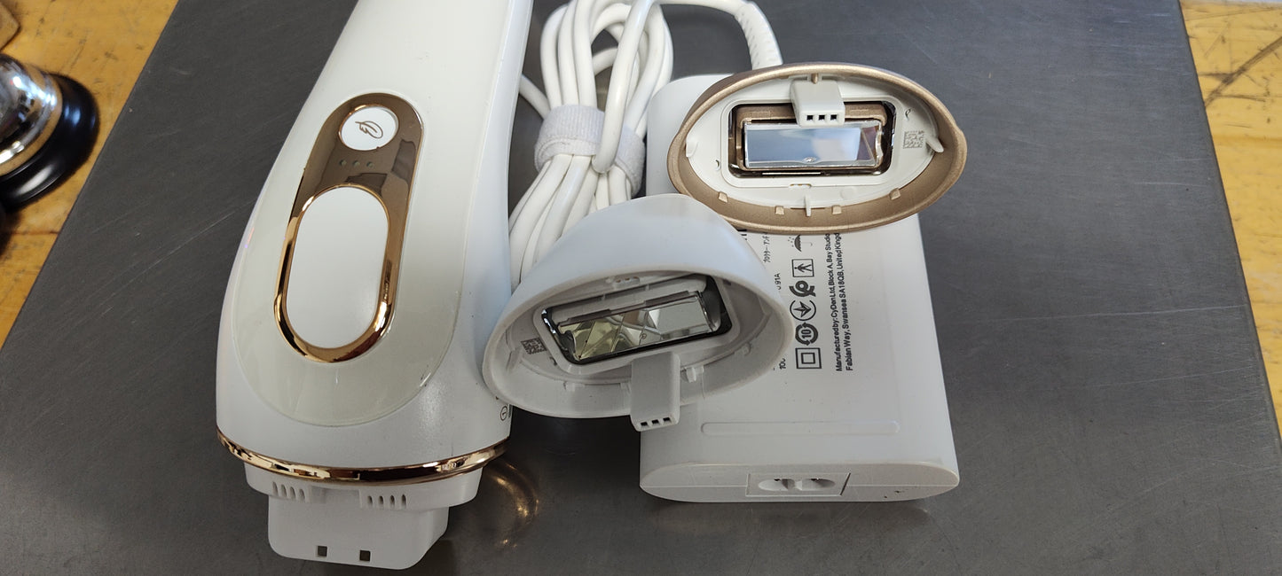 Braun Silk·expert Pro 5 IPL: Alternative to Laser Hair Removal with 2 Caps and Leather Pouch 3rd PARTY SALE