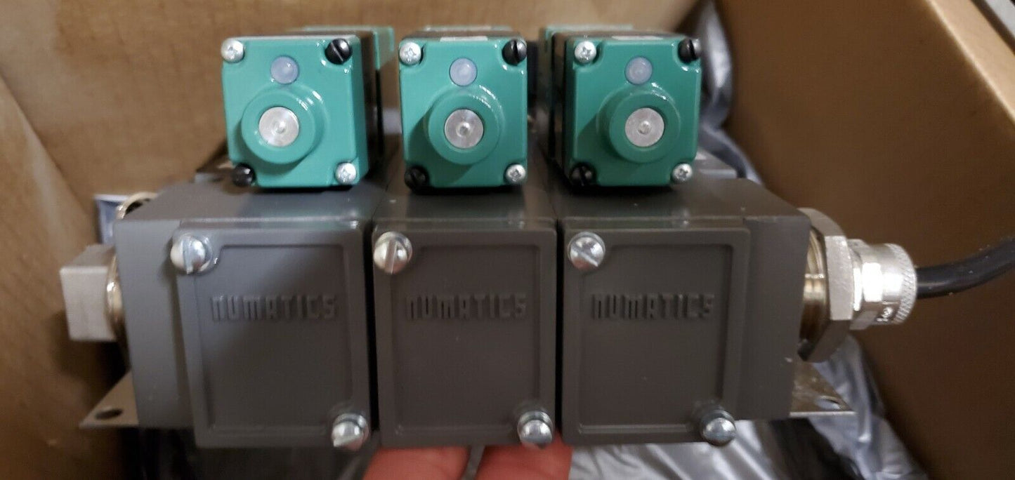 NUMATICS/AVENTICS SOLENOID VALVE/MANIFOLD MK8 SERIES 4/2 SPR RTN 120VAC 1/4" NPT, TRM BLK