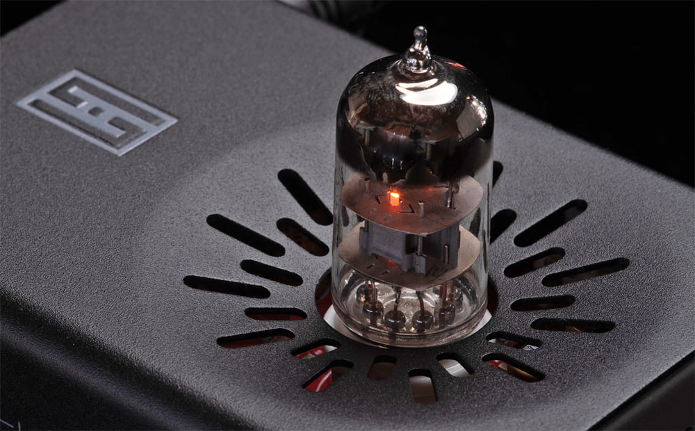 HEADPHONE AMPSSchiit Audio’s Vali 3 Hybrid Headphone Amp and Preamp Can Be Your Desktop Hi-Fi Hub