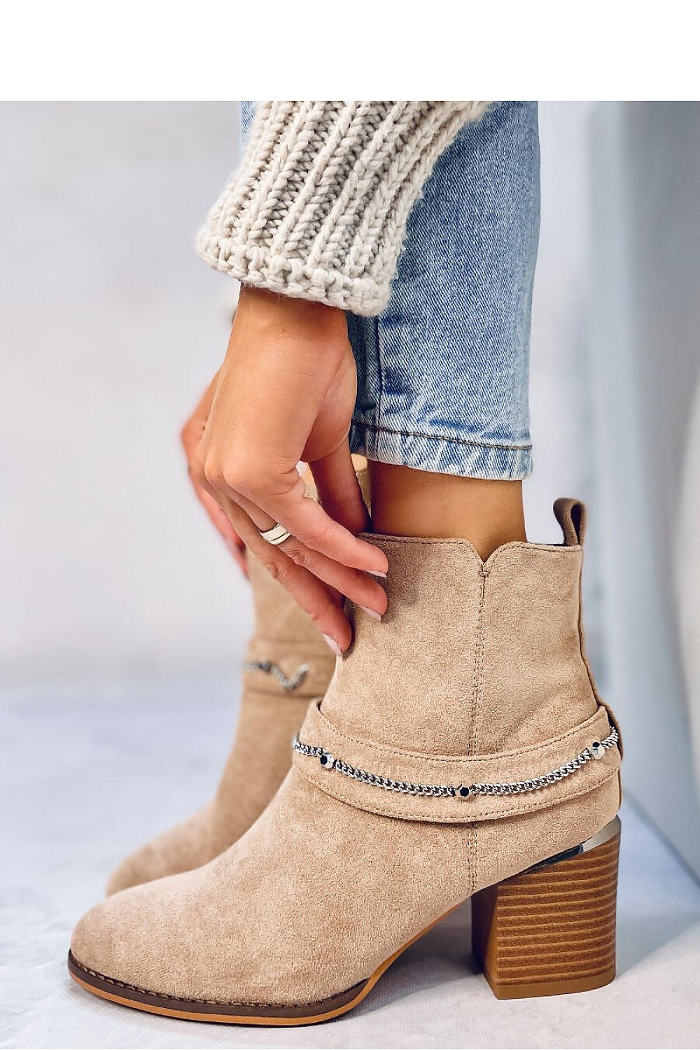 Look SMOKING HOT in Heel boots Inello. You won't be sorry.