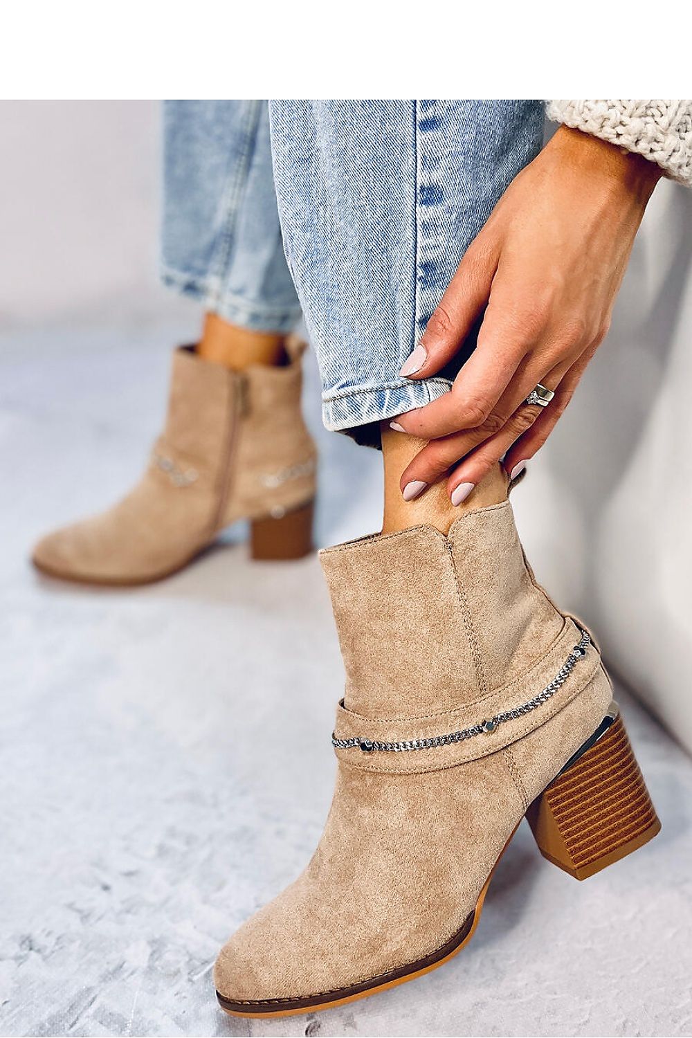 Look SMOKING HOT in Heel boots Inello. You won't be sorry.